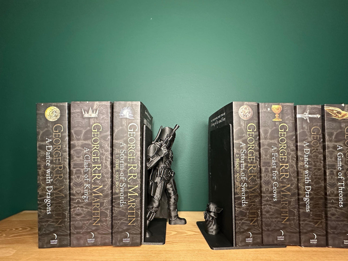The mandalorian and Yoda Bookends