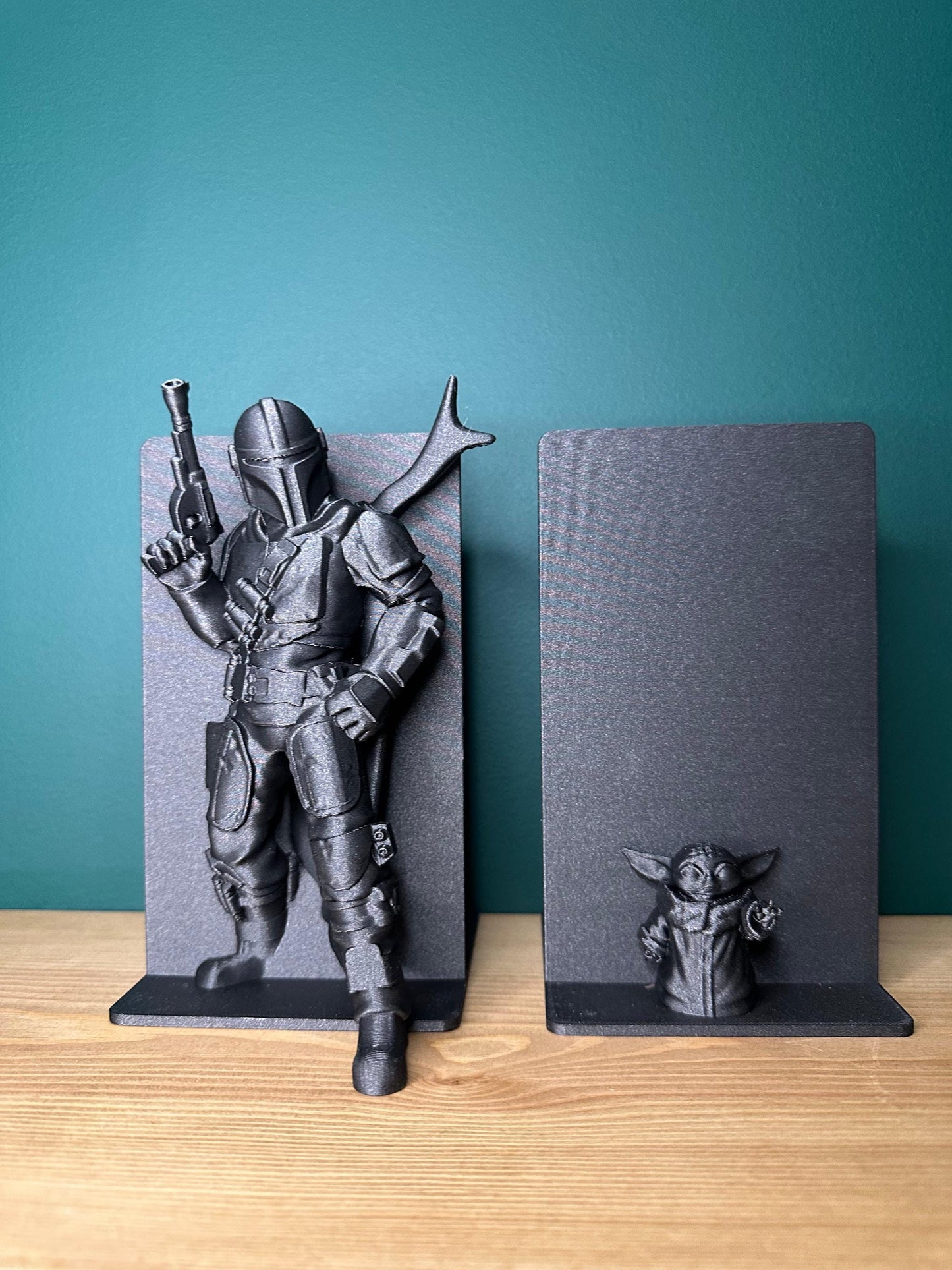 The mandalorian and Yoda Bookends